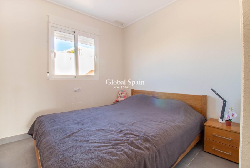 Venta - APARTAMENTO -
TORREVIEJA - Punta prima