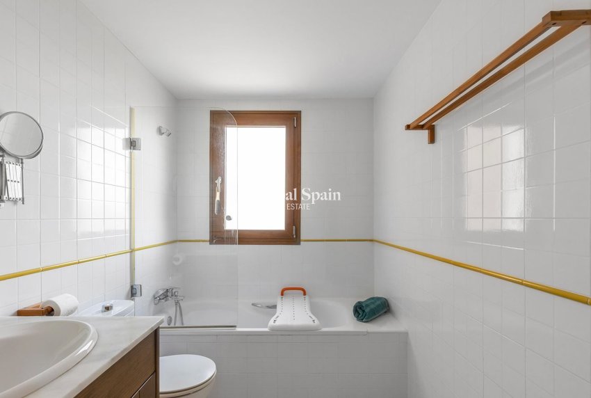 Venta - APARTAMENTO -
TORREVIEJA - Punta Prima