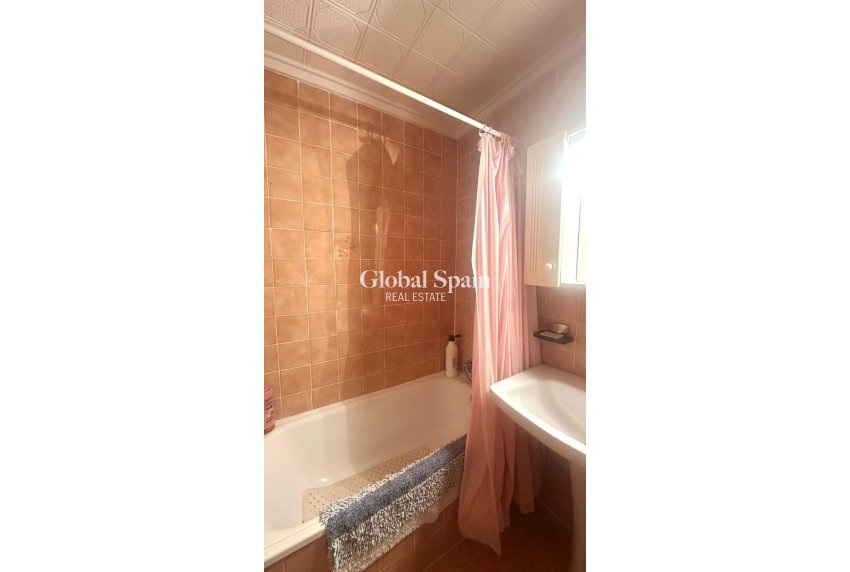 Venta - APARTAMENTO -
TORREVIEJA - Punta Prima