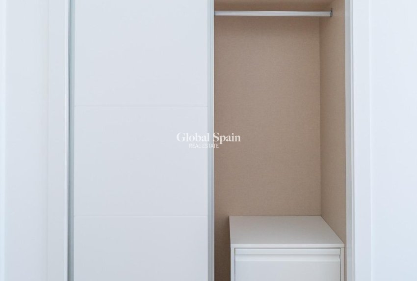 Venta - APARTAMENTO -
TORREVIEJA - Punta Prima