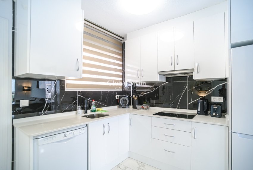 Venta - APARTAMENTO -
TORREVIEJA - Punta Prima