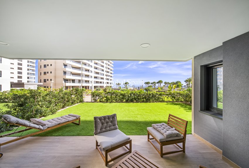 Venta - APARTAMENTO -
TORREVIEJA - Punta prima