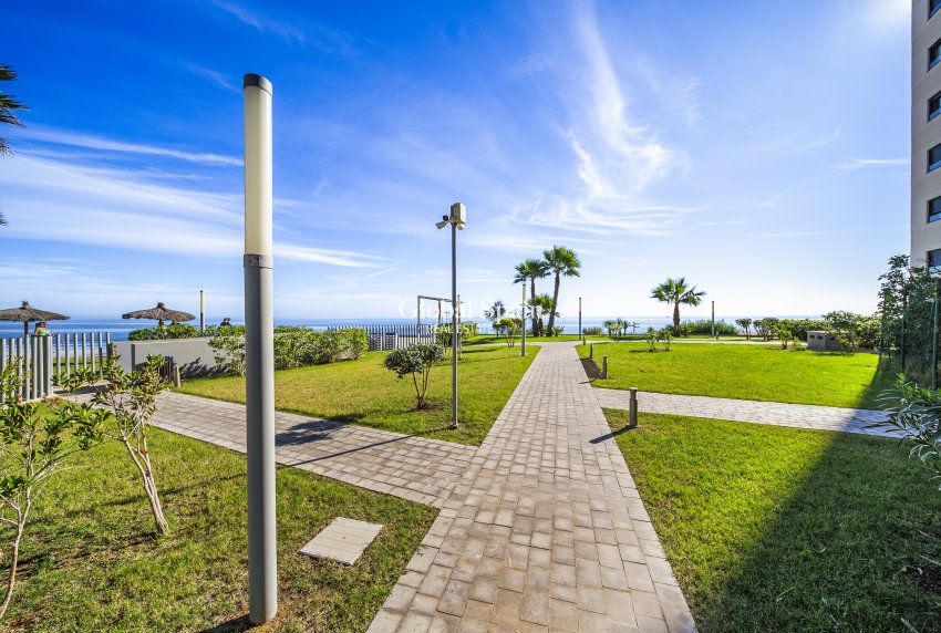 Venta - APARTAMENTO -
TORREVIEJA - Punta prima