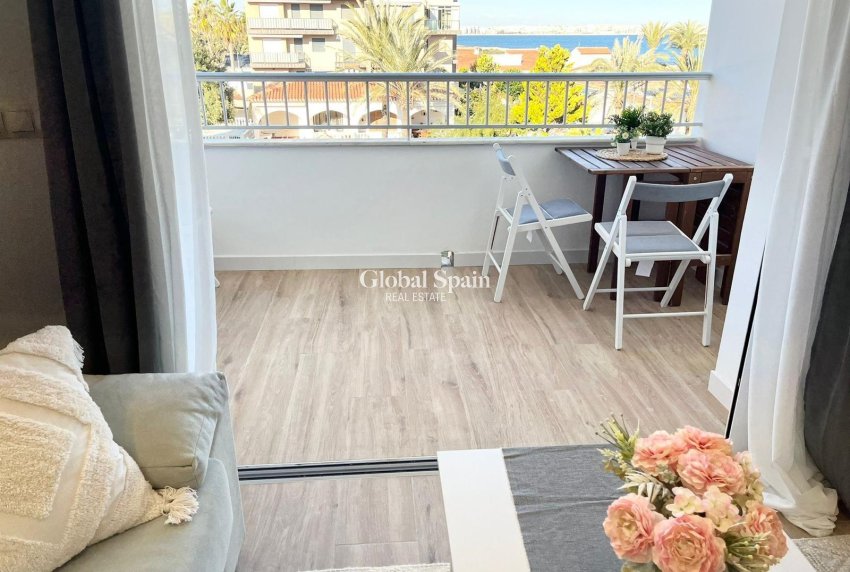 Venta - APARTAMENTO -
TORREVIEJA - Punta Prima