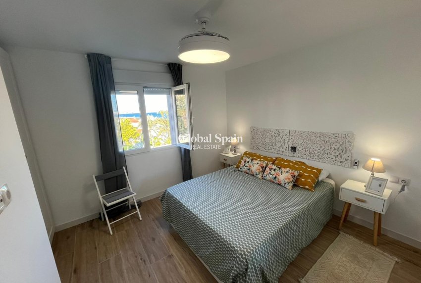 Venta - APARTAMENTO -
TORREVIEJA - Punta Prima