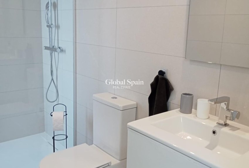 Venta - APARTAMENTO -
TORREVIEJA - Punta Prima