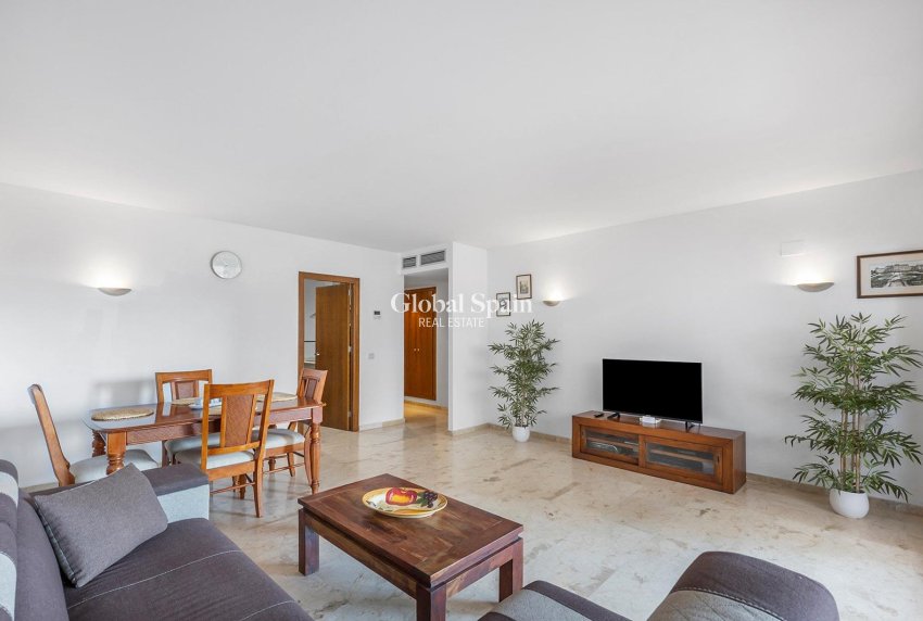 Venta - APARTAMENTO -
TORREVIEJA - Punta Prima