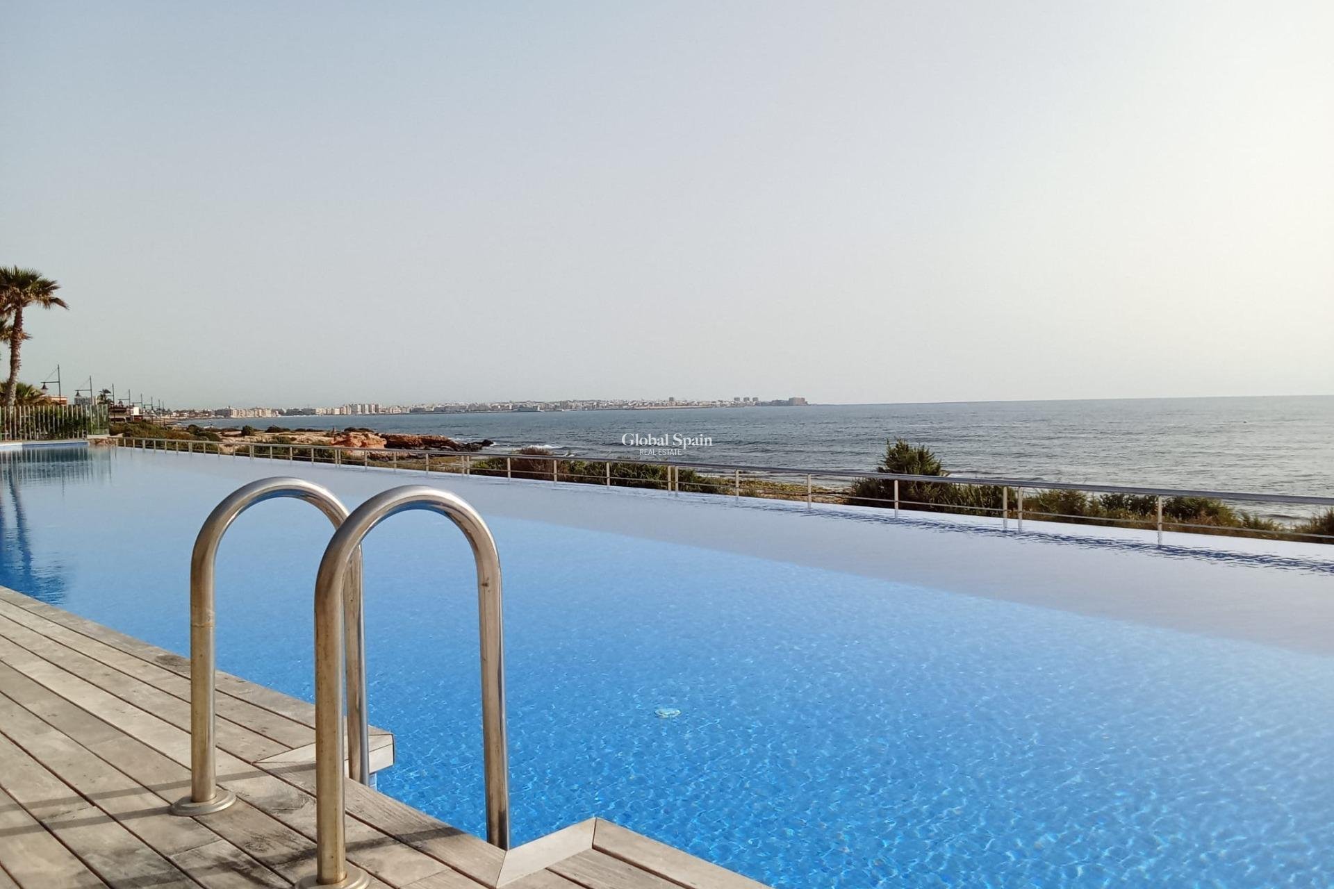 Venta - APARTAMENTO -
TORREVIEJA - Punta Prima
