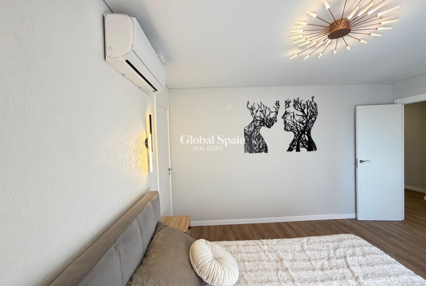 Venta - APARTAMENTO -
TORREVIEJA - Punta Prima