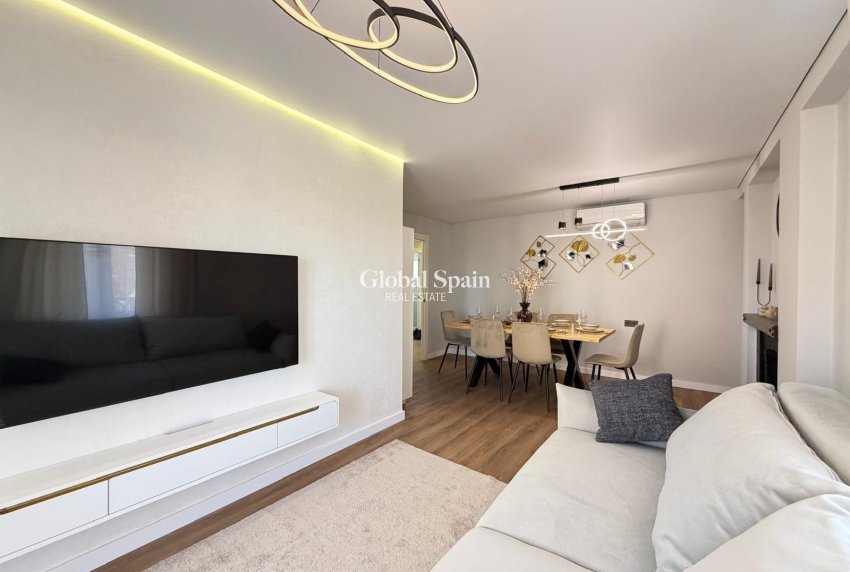 Venta - APARTAMENTO -
TORREVIEJA - Punta Prima