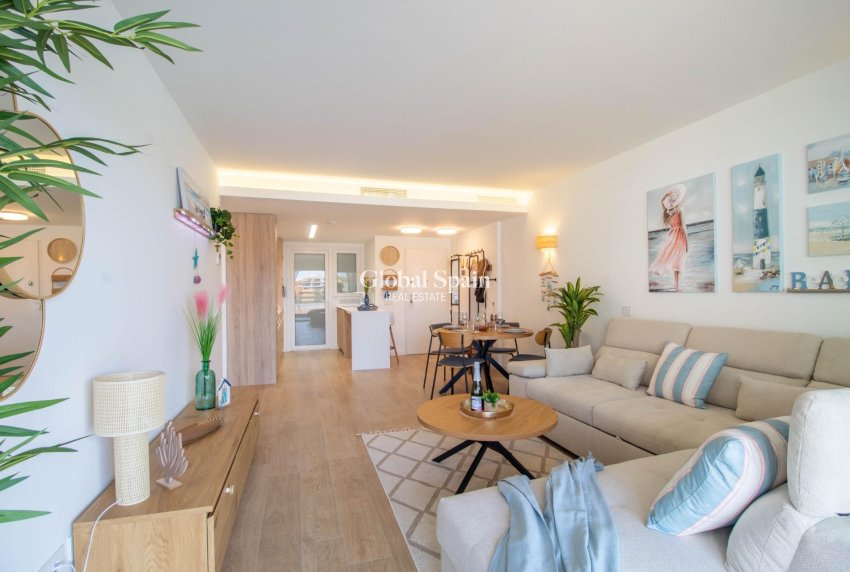Venta - APARTAMENTO -
TORREVIEJA - Punta prima