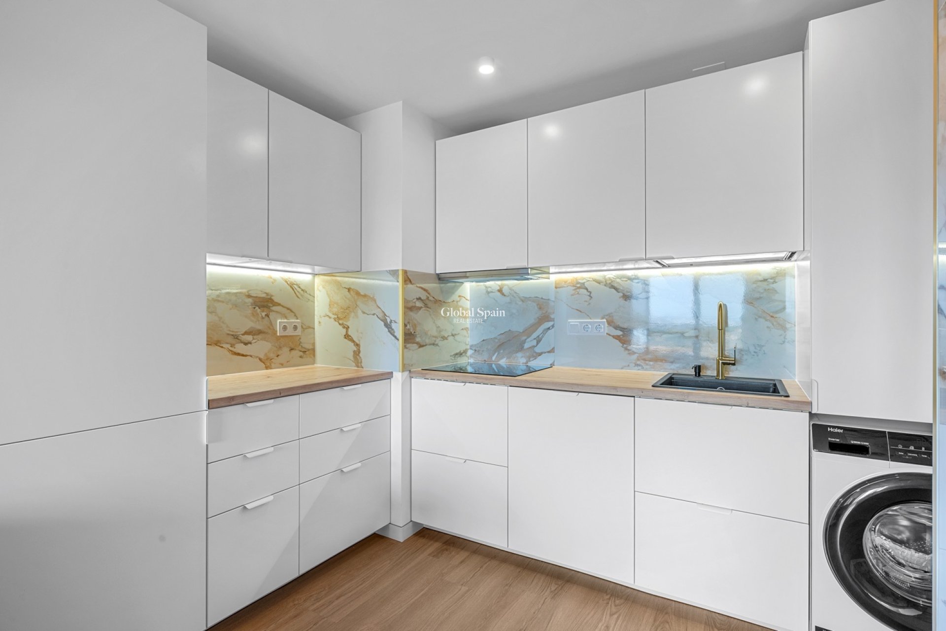 Venta - APARTAMENTO -
TORREVIEJA - Punta Prima