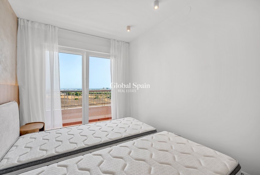 Venta - APARTAMENTO -
TORREVIEJA - Punta Prima