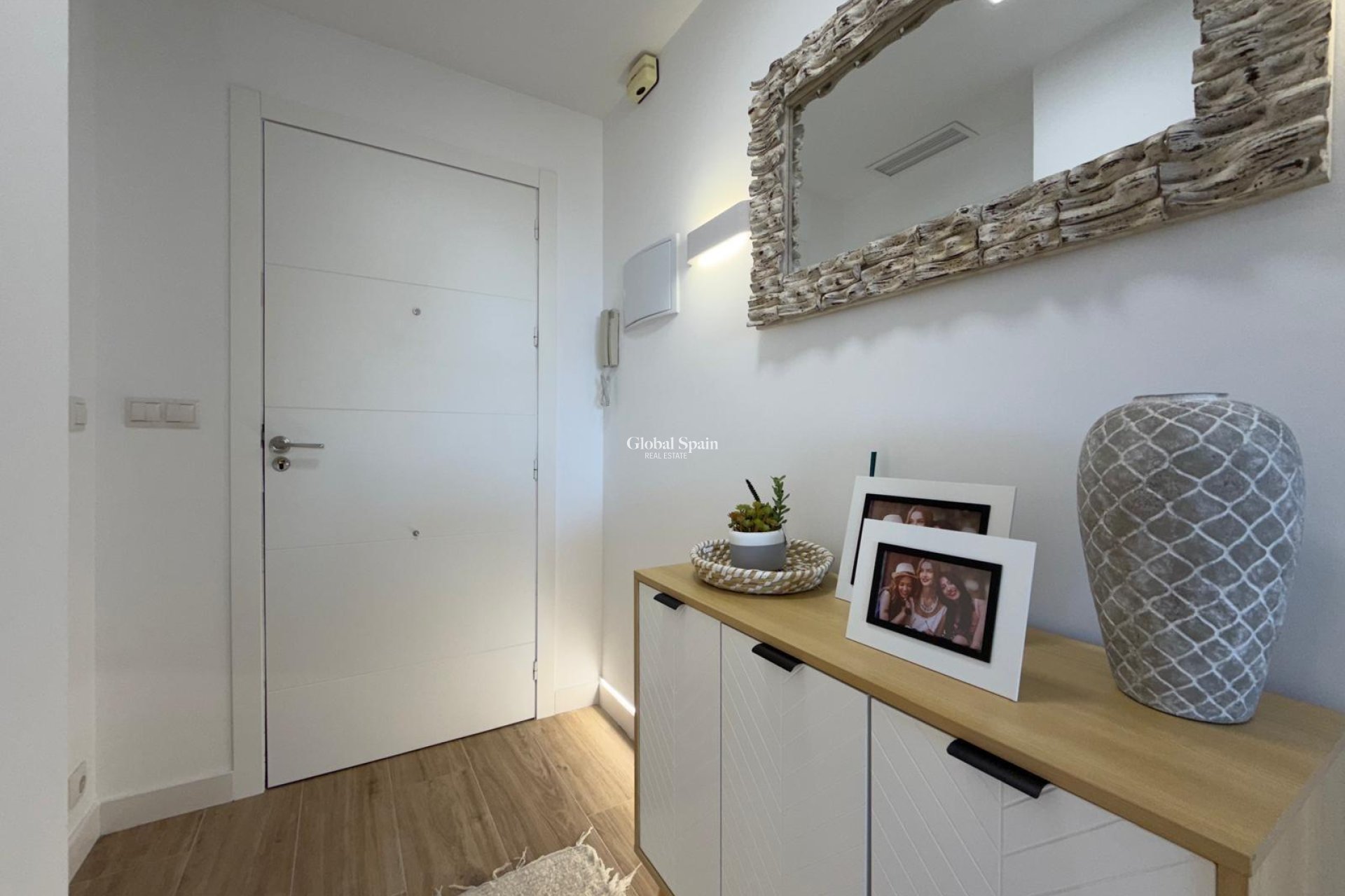 Venta - APARTAMENTO -
TORREVIEJA - Punta Prima