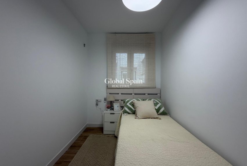 Venta - APARTAMENTO -
TORREVIEJA - Punta Prima