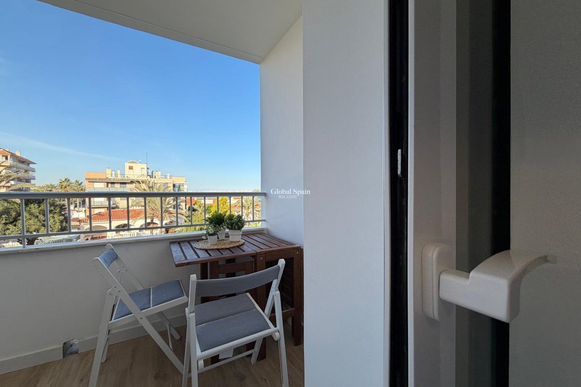 Venta - APARTAMENTO -
TORREVIEJA - Punta Prima