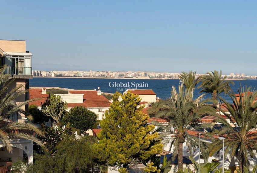 Venta - APARTAMENTO -
TORREVIEJA - Punta Prima