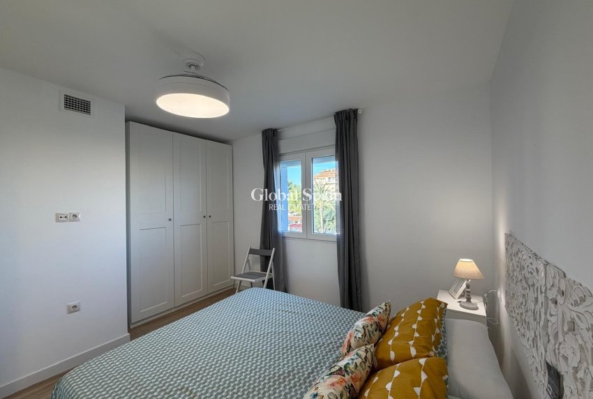 Venta - APARTAMENTO -
TORREVIEJA - Punta Prima