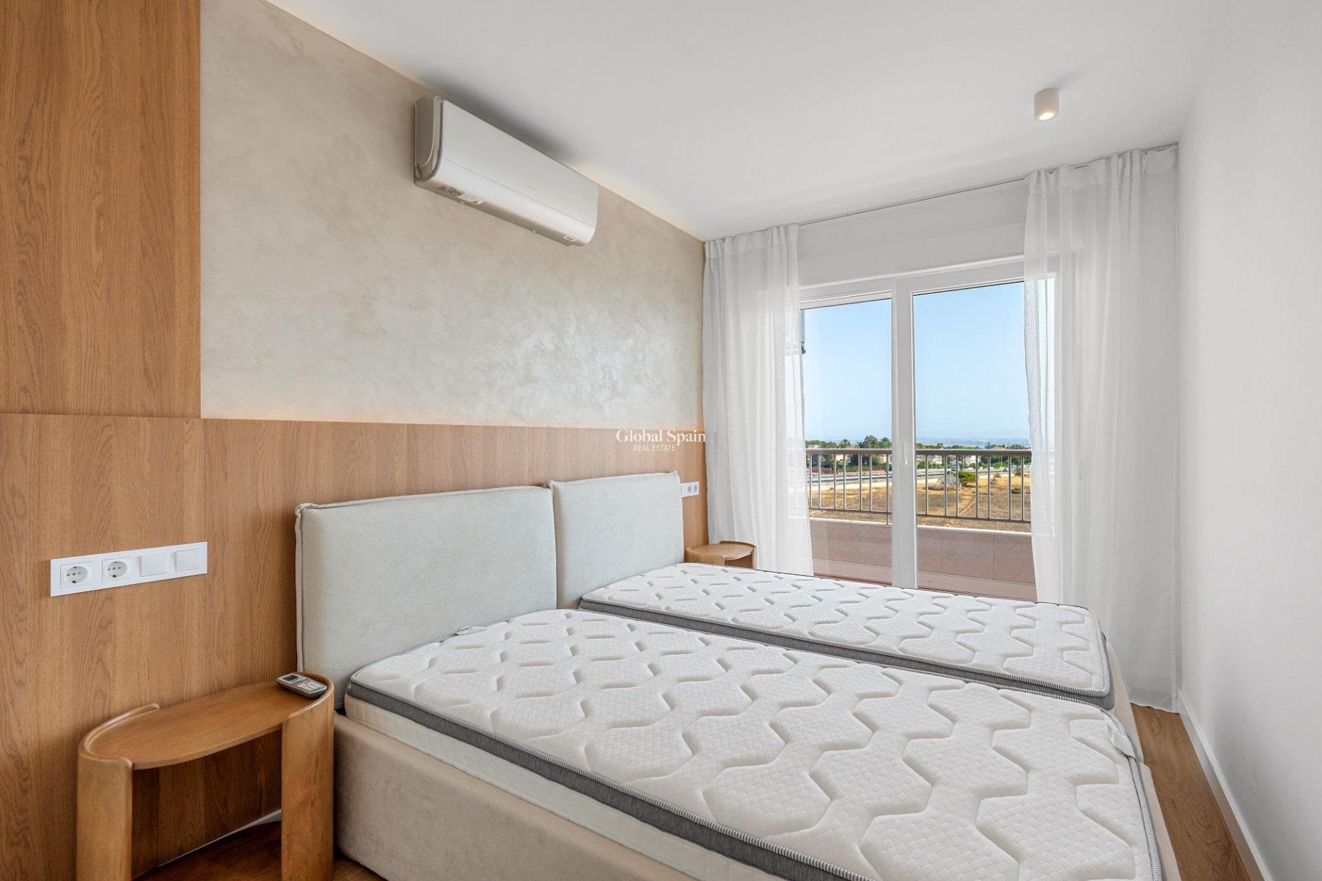 Venta - APARTAMENTO -
TORREVIEJA - Punta Prima
