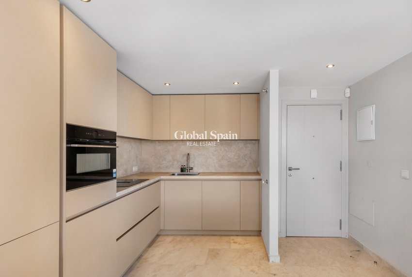 Venta - APARTAMENTO -
TORREVIEJA - Punta Prima
