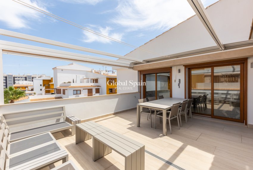 Venta - APARTAMENTO -
TORREVIEJA - Punta Prima