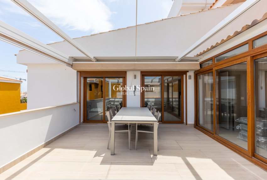 Venta - APARTAMENTO -
TORREVIEJA - Punta Prima