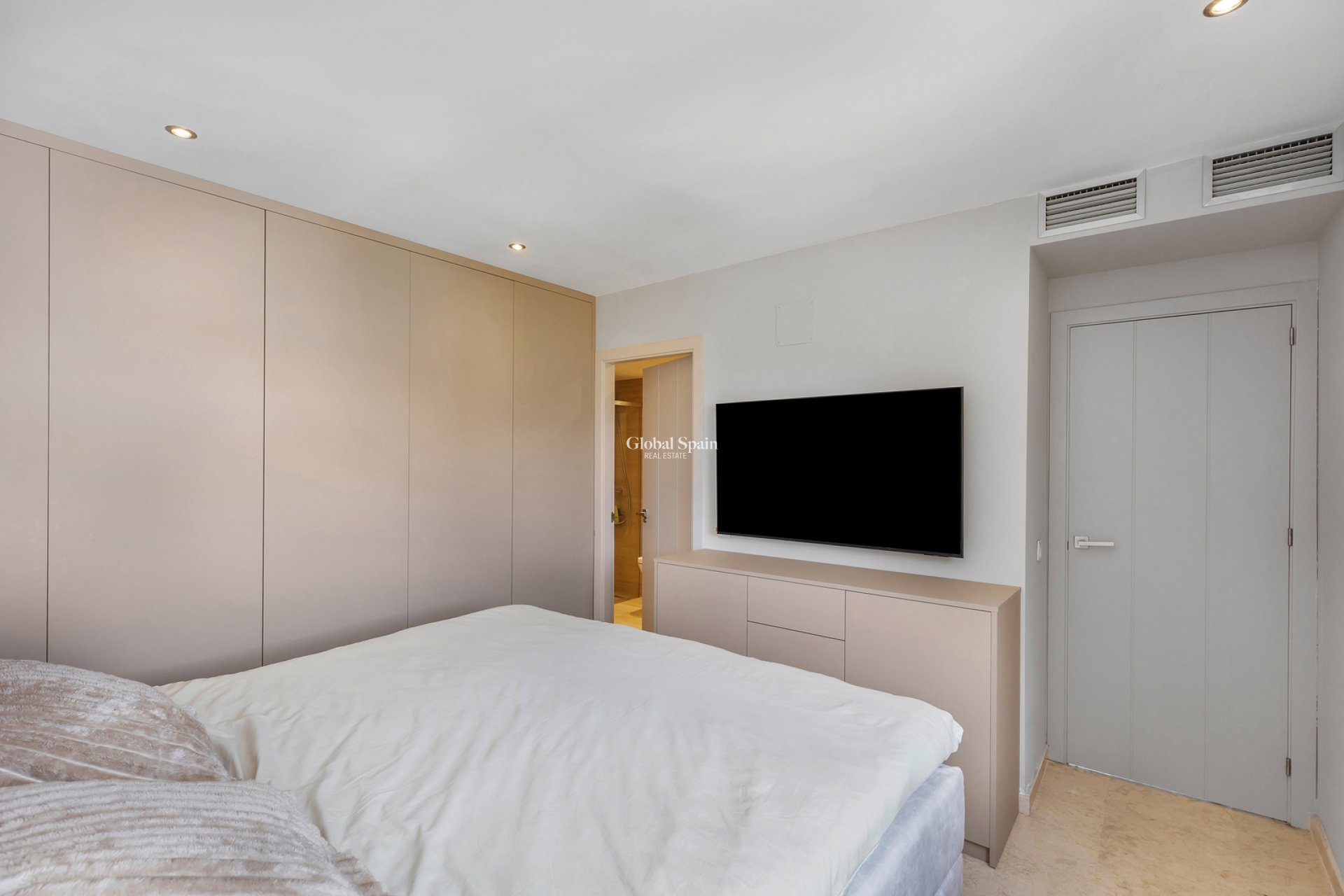 Venta - APARTAMENTO -
TORREVIEJA - Punta Prima