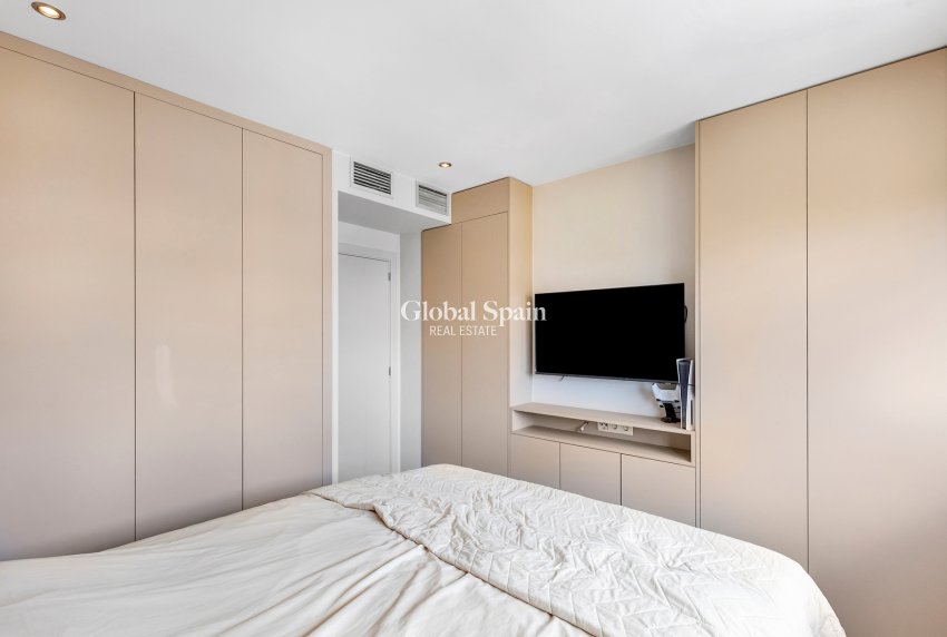 Venta - APARTAMENTO -
TORREVIEJA - Punta Prima