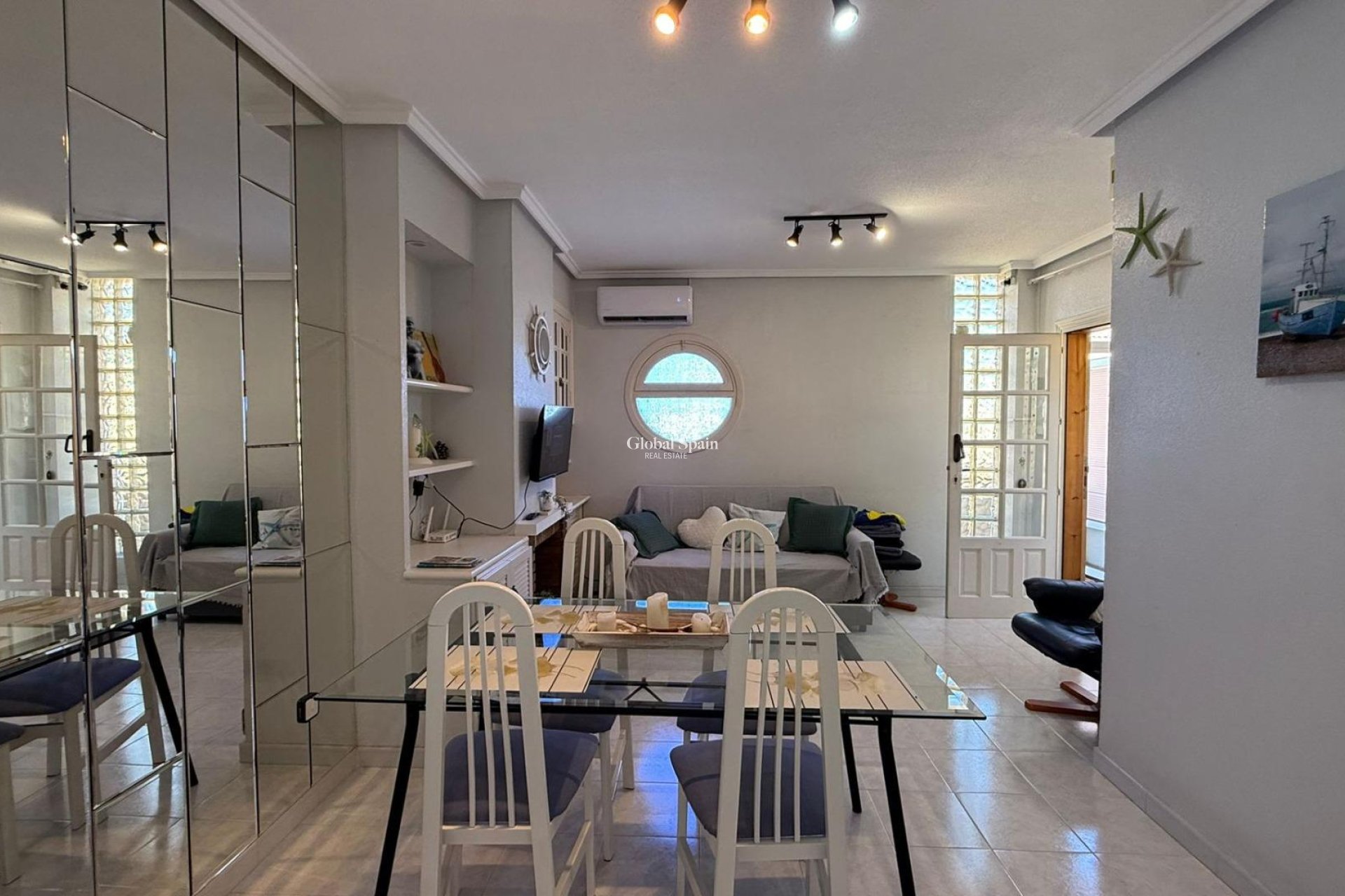 Venta - APARTAMENTO -
TORREVIEJA - Punta Prima