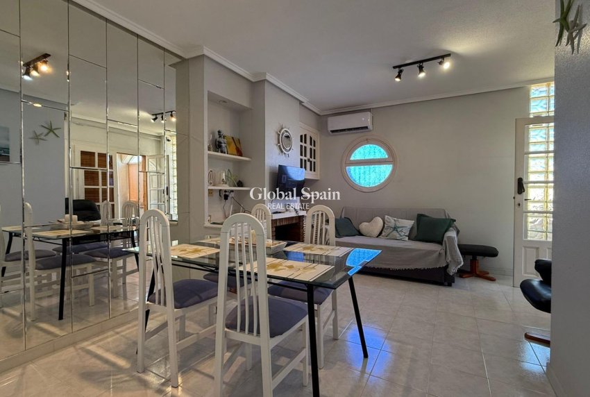 Venta - APARTAMENTO -
TORREVIEJA - Punta Prima