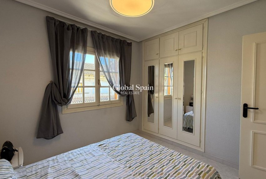 Venta - APARTAMENTO -
TORREVIEJA - Punta Prima
