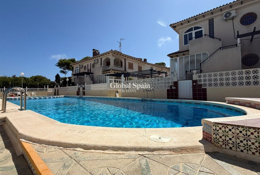 Venta - APARTAMENTO -
TORREVIEJA - Punta Prima