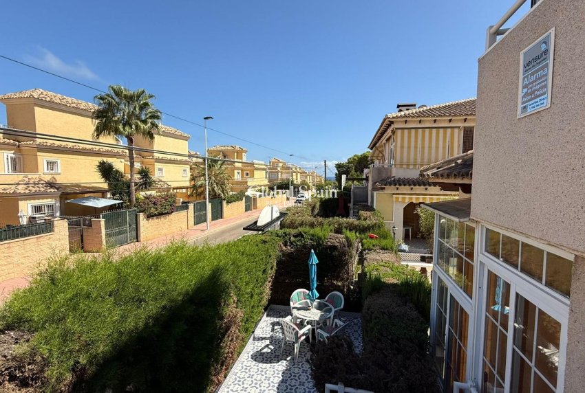 Venta - APARTAMENTO -
TORREVIEJA - Punta Prima