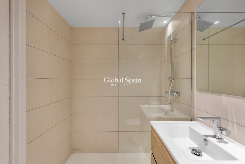 Venta - APARTAMENTO -
TORREVIEJA - Punta Prima