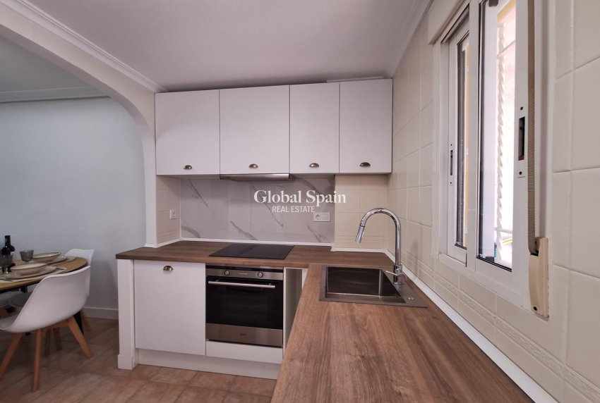 Venta - APARTAMENTO -
TORREVIEJA - Sector 25