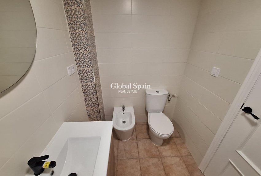 Venta - APARTAMENTO -
TORREVIEJA - Sector 25