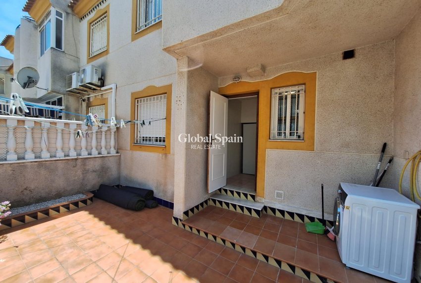 Venta - APARTAMENTO -
TORREVIEJA - Sector 25