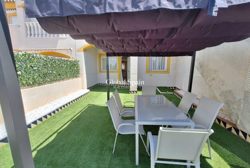 Venta - APARTAMENTO -
TORREVIEJA - Sector 25