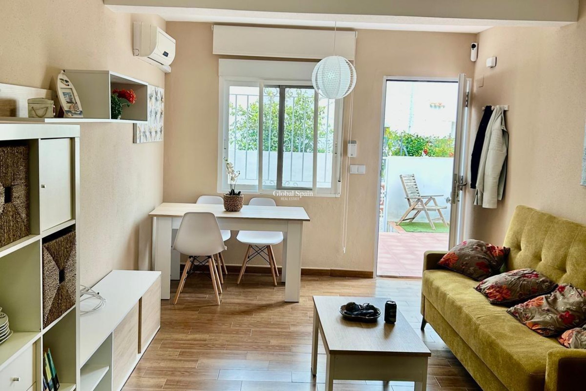 Venta - APARTAMENTO -
TORREVIEJA - Sector 25