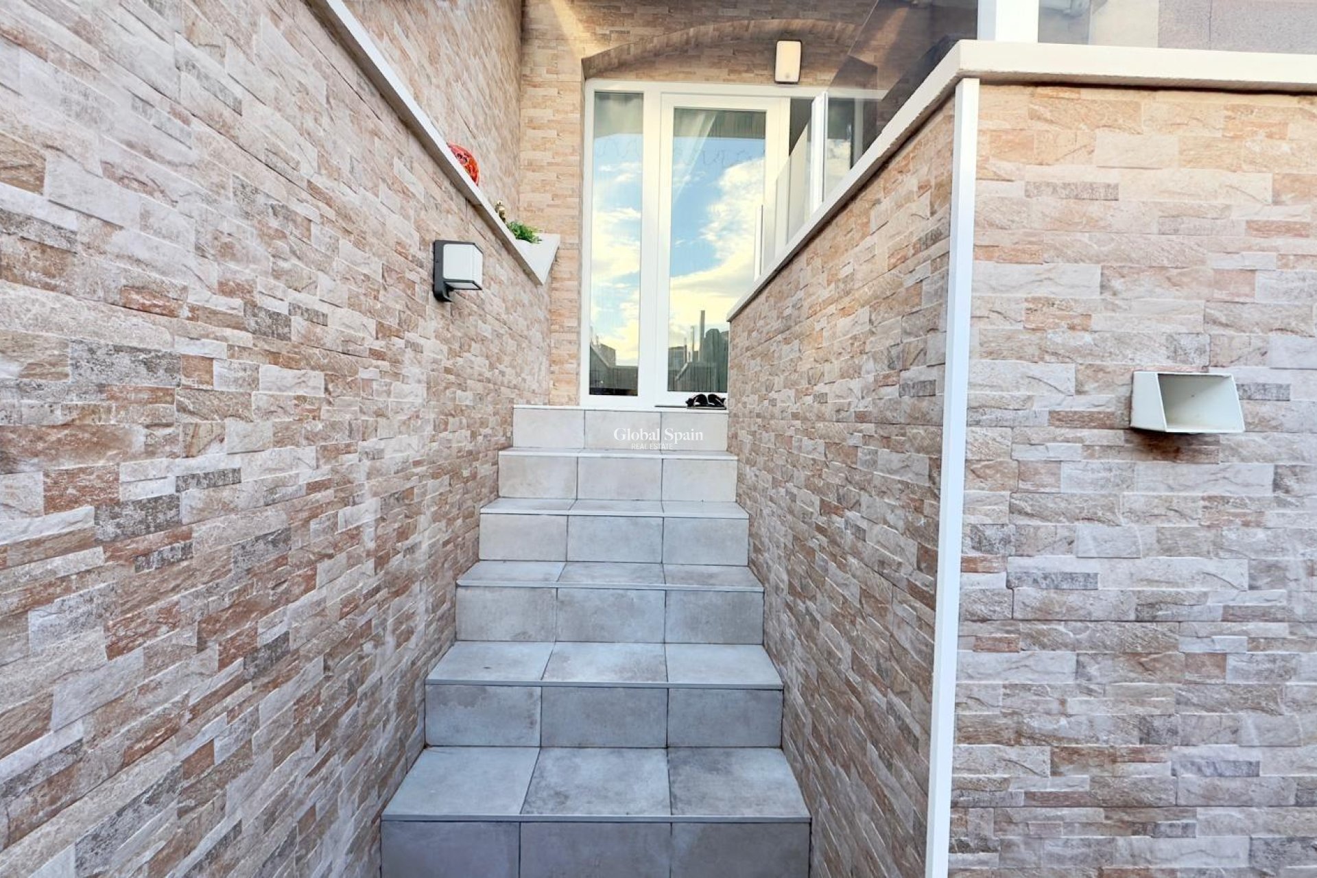 Venta - APARTAMENTO -
TORREVIEJA - Torreblanca