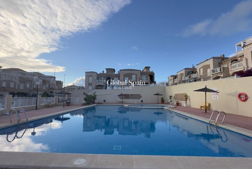 Venta - APARTAMENTO -
TORREVIEJA - Torreblanca