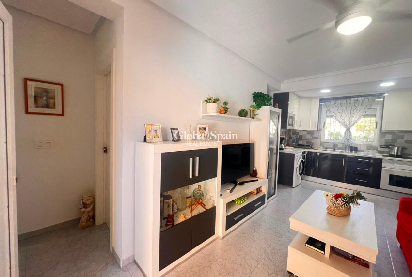 Venta - APARTAMENTO -
TORREVIEJA - Torrejón