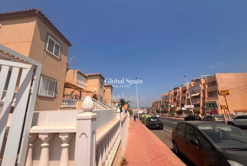 Venta - APARTAMENTO -
TORREVIEJA - Torrejón