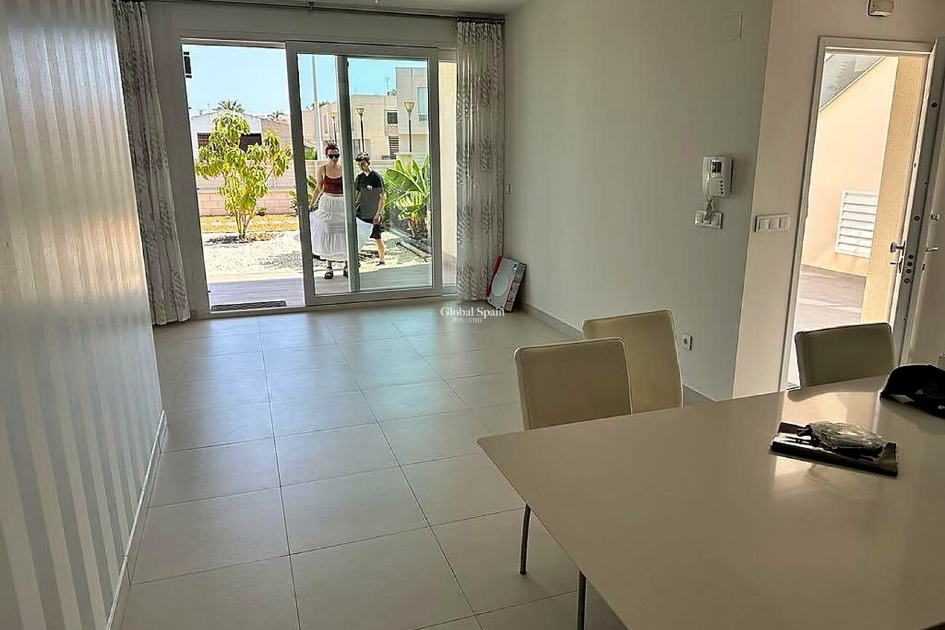 Venta - APARTAMENTO -
TORREVIEJA - Torreta Florida