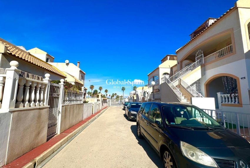 Venta - APARTAMENTO -
TORREVIEJA - Torretas