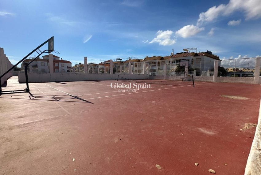 Venta - APARTAMENTO -
TORREVIEJA - Torretas