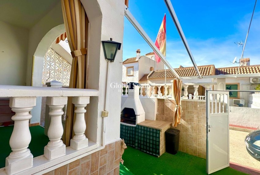 Venta - APARTAMENTO -
TORREVIEJA - Torretas