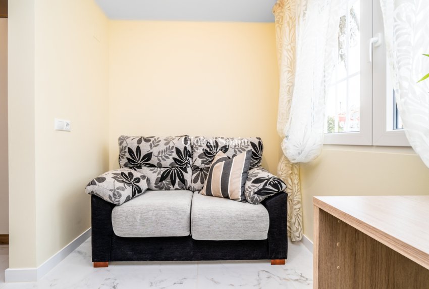 Venta - APARTAMENTO -
TORREVIEJA - Torretas