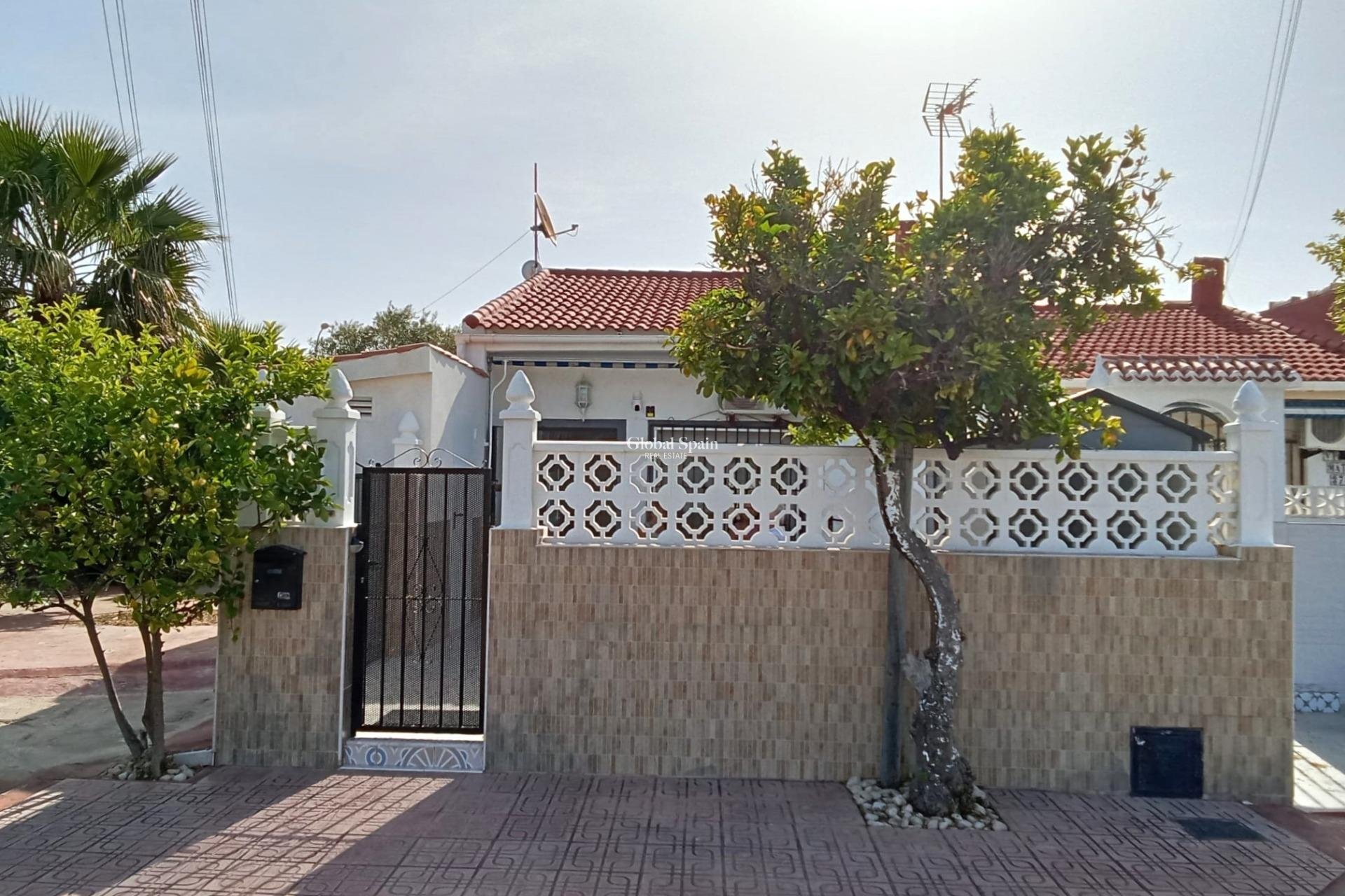 Venta - APARTAMENTO -
TORREVIEJA - Torretas