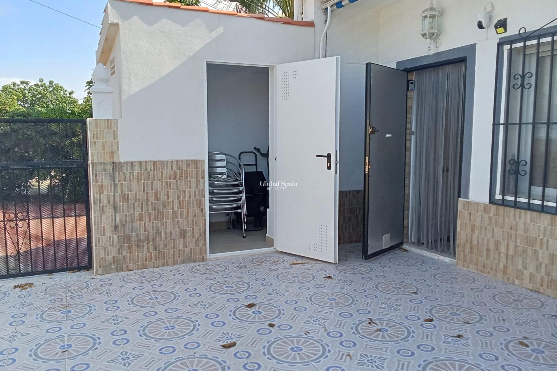 Venta - APARTAMENTO -
TORREVIEJA - Torretas